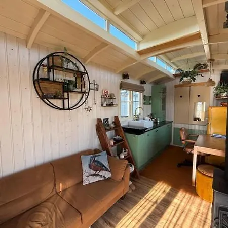 Era Nova Apartment *
